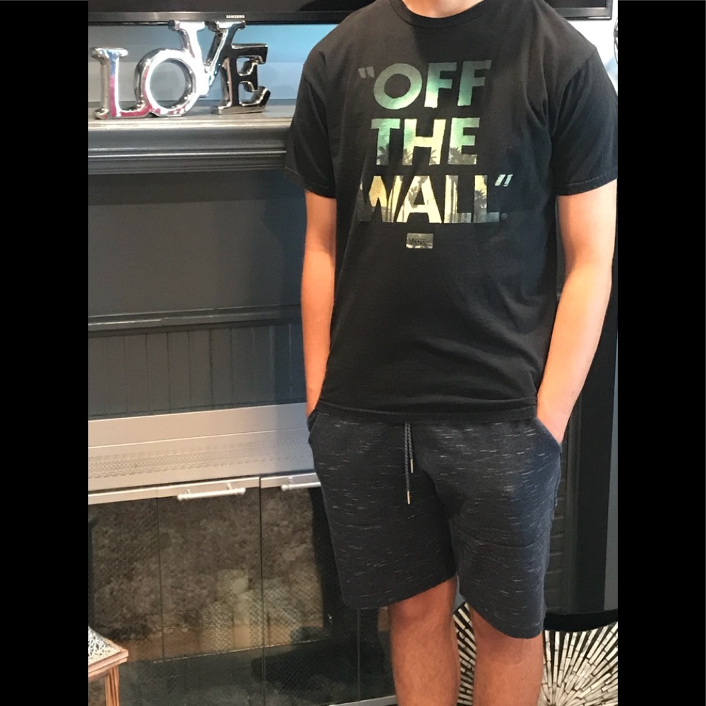 MEN’S OFF THE WALL (VANS LOGO) T-SHIRT